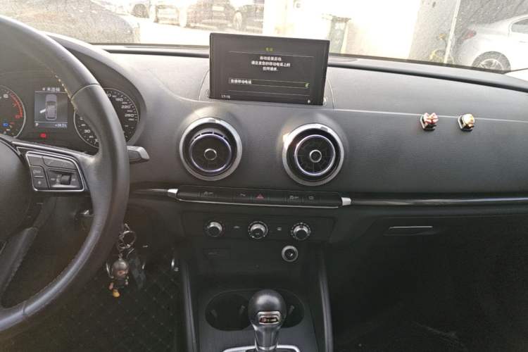 Used Audi A3 2018 30th Anniversary Edition Sportback 35 TFSI Fashion Model Audio And AC Panel