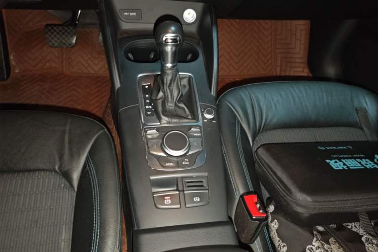Used Audi A3 2018 30th Anniversary Edition Sportback 35 TFSI Fashion Model Gear Lever