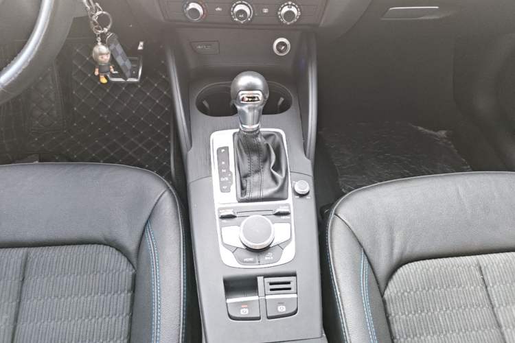 Used Audi A3 2018 30th Anniversary Edition Sportback 35 TFSI Fashion Model Gear Lever