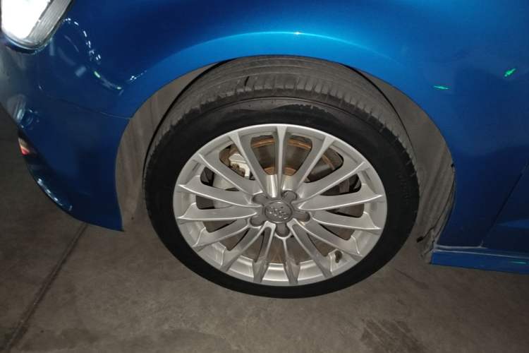 Used Audi A3 2018 30th Anniversary Edition Sportback 35 TFSI Fashion Model Left Front Wheel Hub