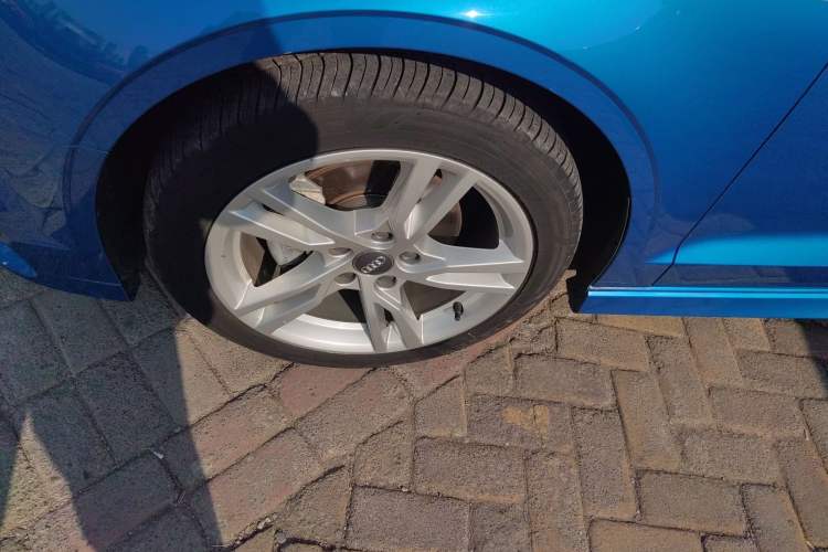 Used Audi A3 2018 30th Anniversary Edition Limousine 35 TFSI Fashion Model Left Front Wheel Hub