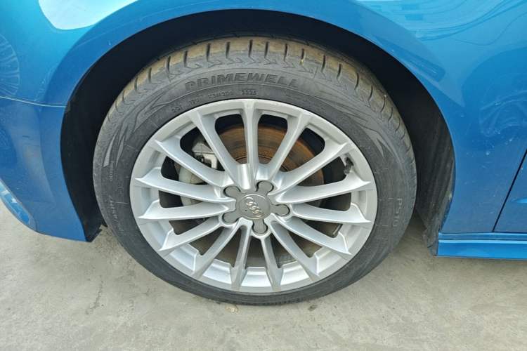 Used Audi A3 2018 30th Anniversary Edition Sportback 35 TFSI Fashion Model Left Front Wheel Hub