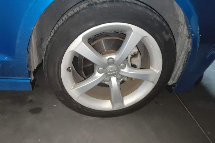 Used Audi A3 2018 30th Anniversary Edition Limousine 35 TFSI Fashion Model Right Front Wheel Hub