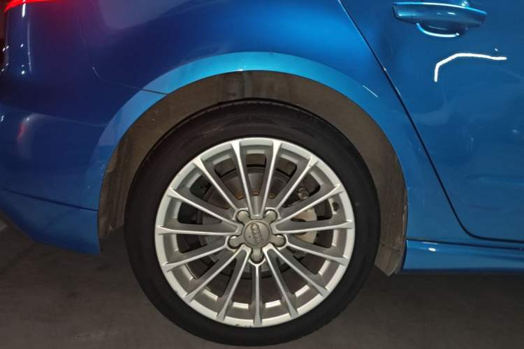Used Audi A3 2018 30th Anniversary Edition Sportback 35 TFSI Fashion Model Right Rear Wheel Hub