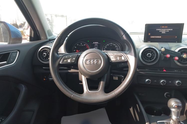 Used Audi A3 2018 30th Anniversary Edition Limousine 35 TFSI Fashion Model Steering Wheel
