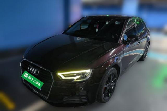 Audi A3 2018 30th Anniversary Edition Sportback 35 TFSI Ambition Model с пробегом