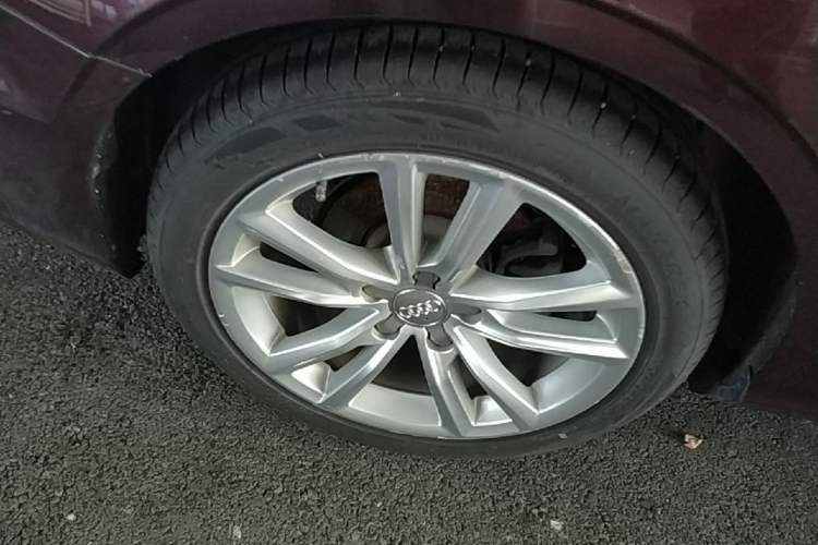Used Audi A3 2018 30th Anniversary Edition Limousine 35 TFSI Ambition Model Right Rear Wheel Hub