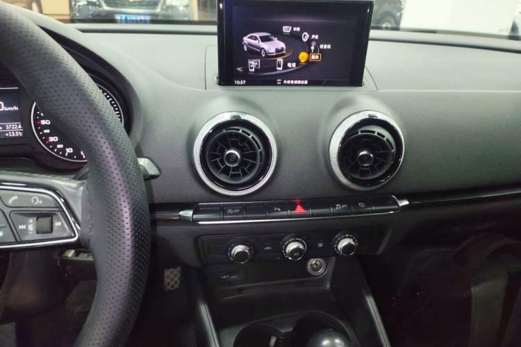 Used Audi A3 2018 30th Anniversary Edition Limousine 35 TFSI Fashion Model Audio And AC Panel