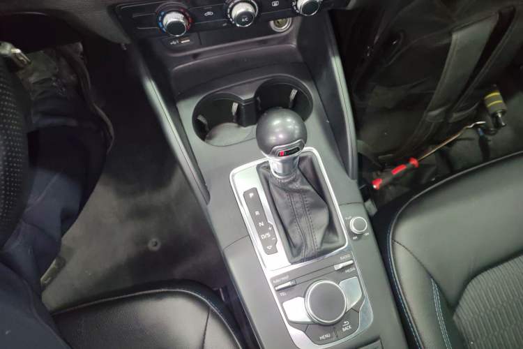 Used Audi A3 2018 30th Anniversary Edition Limousine 35 TFSI Fashion Model Gear Lever