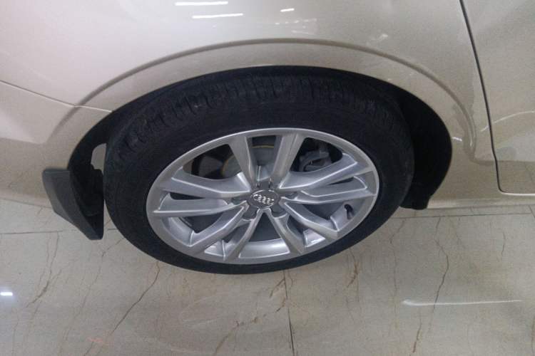 Used Audi A3 2018 30th Anniversary Edition Limousine 35 TFSI Ambition Model Right Rear Wheel Hub