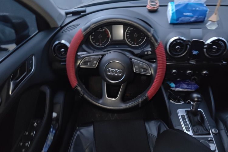 Used Audi A3 2018 30th Anniversary Edition Limousine 35 TFSI Fashion Model Steering Wheel