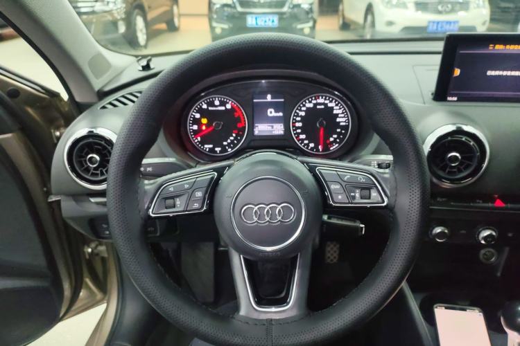 Used Audi A3 2018 30th Anniversary Edition Limousine 35 TFSI Fashion Model Steering Wheel
