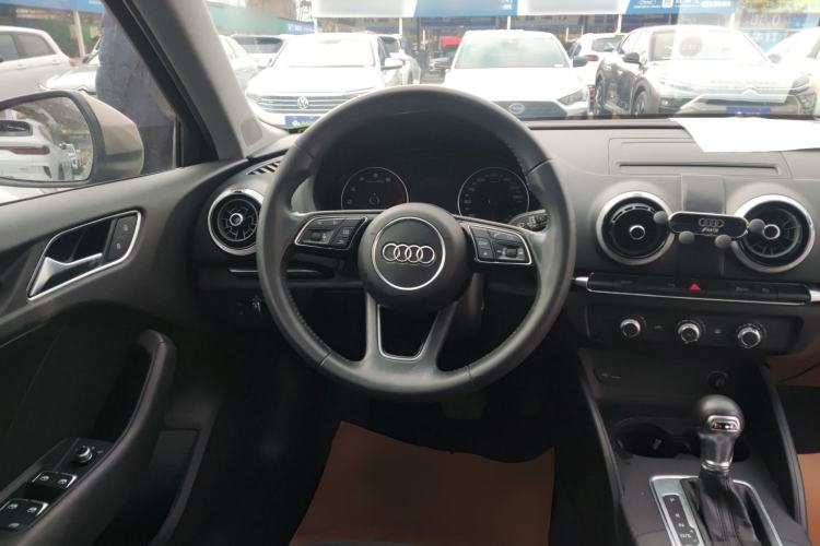 Used Audi A3 2018 30th Anniversary Edition Sportback 35 TFSI Fashion Model Steering Wheel