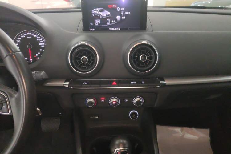 Used Audi A3 2018 30th Anniversary Edition Limousine 35 TFSI Ambition Model Audio And AC Panel
