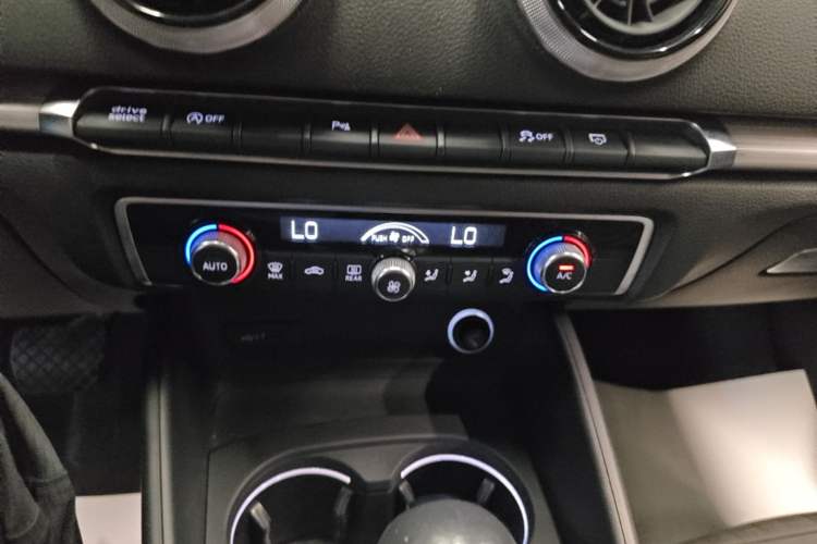 Used Audi A3 2018 30th Anniversary Edition Limousine 35 TFSI Sport Model Audio And AC Panel