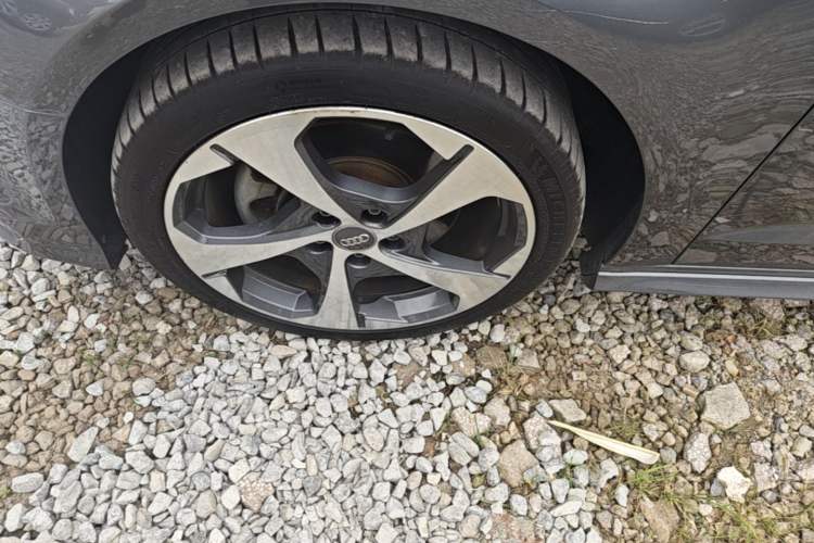 Used Audi A3 2018 30th Anniversary Edition Sportback 40 TFSI Sport Model Left Front Wheel Hub
