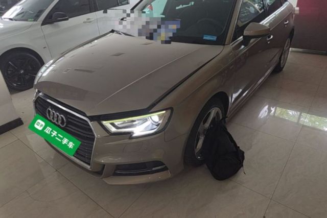 Ojetý Audi A3 2018 30th Anniversary Edition Sportback 35 TFSI Fashion Model