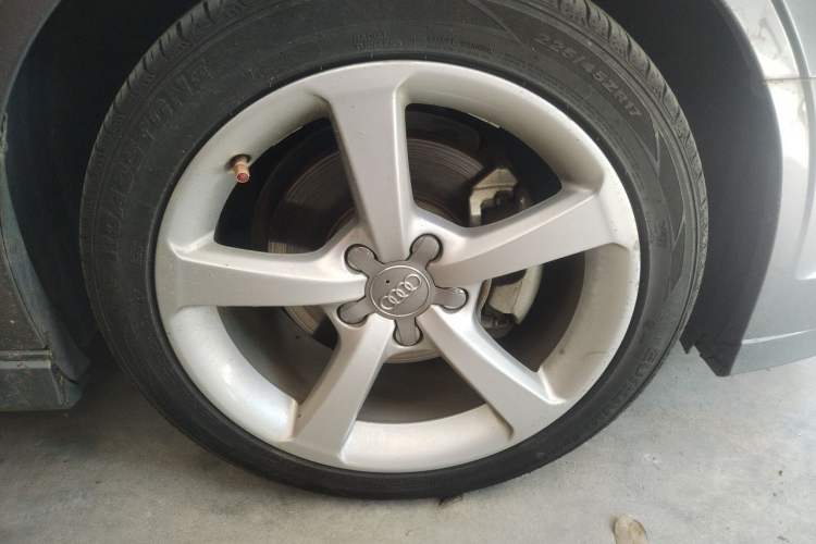 Used Audi A3 2018 30th Anniversary Edition Limousine 35 TFSI Fashion Model Right Front Wheel Hub