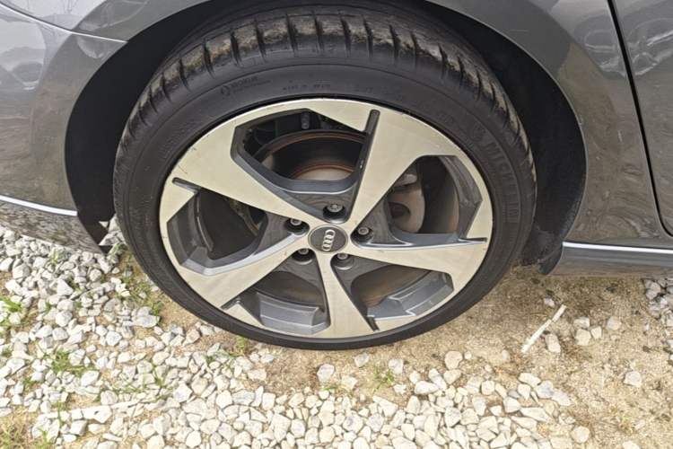 Used Audi A3 2018 30th Anniversary Edition Sportback 40 TFSI Sport Model Right Rear Wheel Hub