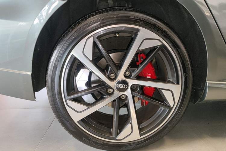 Used Audi A3 2018 30th Anniversary Edition Sportback 40 TFSI Sport Model Right Rear Wheel Hub