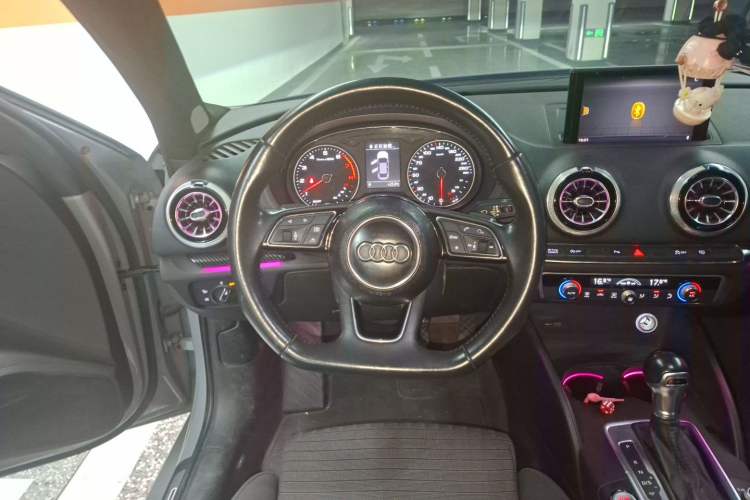 Used Audi A3 2018 30th Anniversary Edition Limousine 35 TFSI Sport Model Steering Wheel