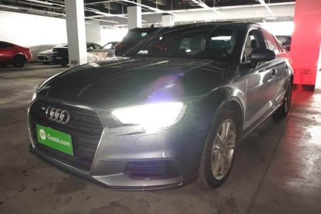 Ojetý Audi A3 2018 30th Anniversary Edition Limousine 35 TFSI Ambition Model