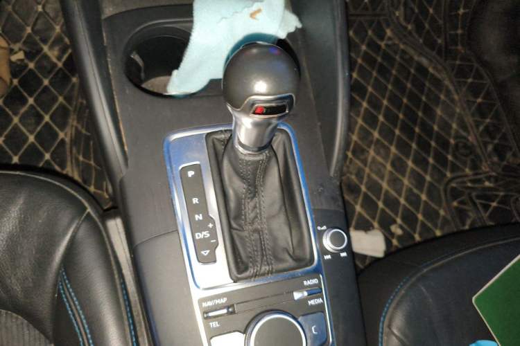 Used Audi A3 2018 30th Anniversary Edition Limousine 35 TFSI Fashion Model Gear Lever