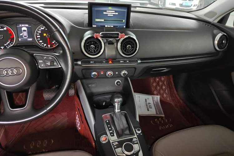 Used Audi A3 2018 30th Anniversary Edition Limousine 35 TFSI Fashion Model Audio And AC Panel