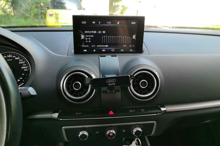 Used Audi A3 2018 30th Anniversary Edition Limousine 35 TFSI Ambition Model Audio And AC Panel