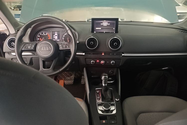 Used Audi A3 2018 30th Anniversary Edition Sportback 35 TFSI Ambition Model Center Console