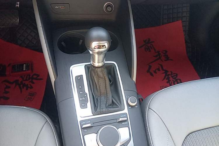 Used Audi A3 2018 30th Anniversary Edition Limousine 35 TFSI Fashion Model Gear Lever