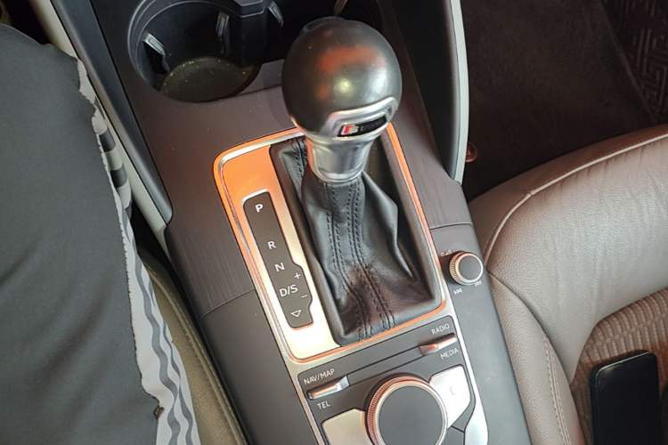 Used Audi A3 2018 30th Anniversary Edition Limousine 35 TFSI Fashion Model Gear Lever