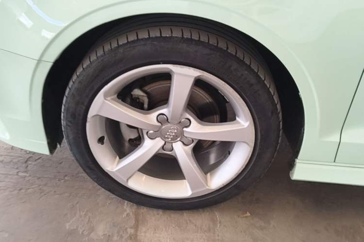 Used Audi A3 2018 30th Anniversary Edition Limousine 35 TFSI Fashion Model Left Front Wheel Hub