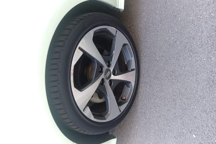 Used Audi A3 2018 30th Anniversary Edition Sportback 35 TFSI Sport Model Left Front Wheel Hub