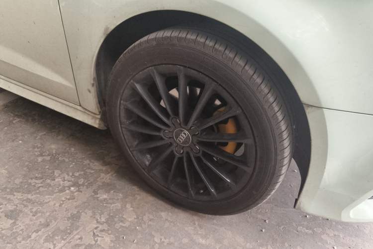Used Audi A3 2018 30th Anniversary Edition Sportback 35 TFSI Fashion Model Right Front Wheel Hub