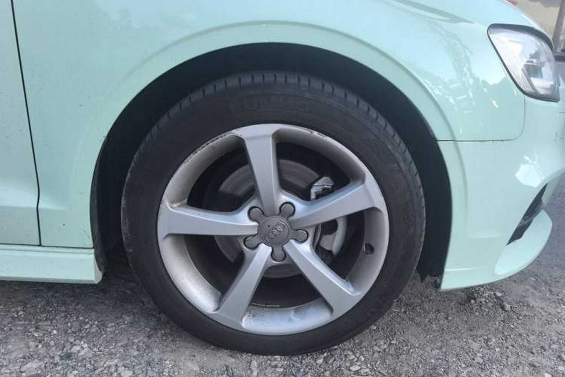 Used Audi A3 2018 30th Anniversary Edition Limousine 35 TFSI Fashion Model Right Front Wheel Hub