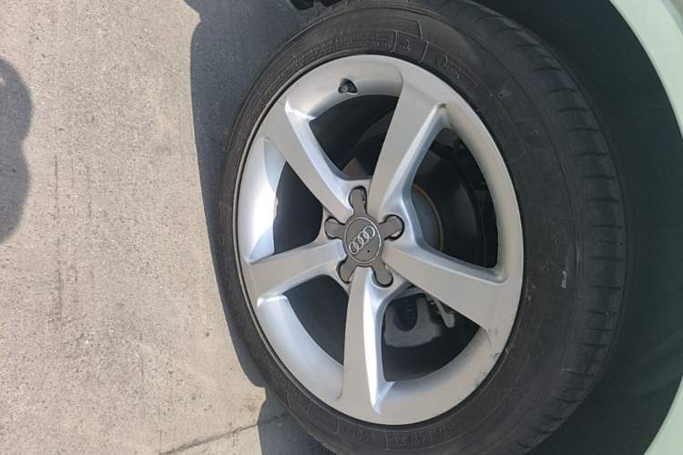 Used Audi A3 2018 30th Anniversary Edition Limousine 35 TFSI Fashion Model Right Rear Wheel Hub