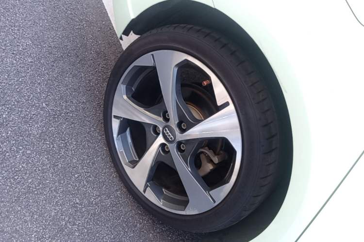Used Audi A3 2018 30th Anniversary Edition Sportback 35 TFSI Sport Model Right Rear Wheel Hub