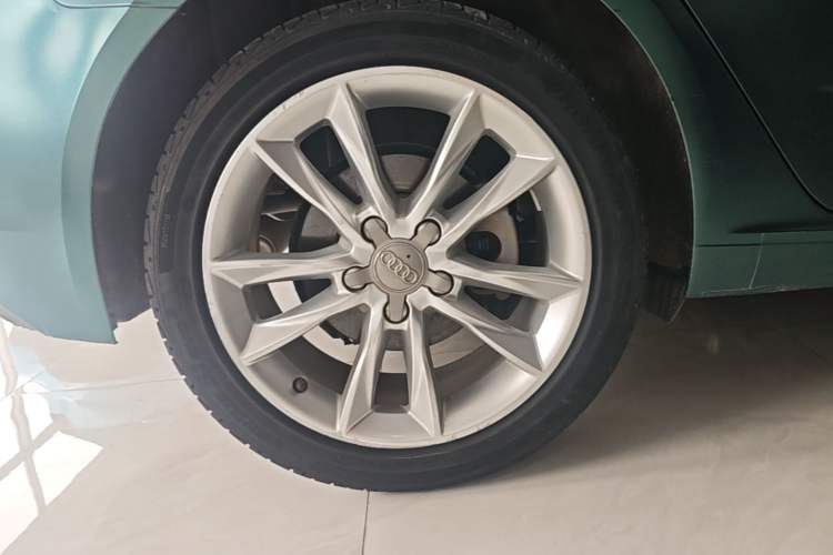Used Audi A3 2018 30th Anniversary Edition Sportback 35 TFSI Ambition Model Right Rear Wheel Hub
