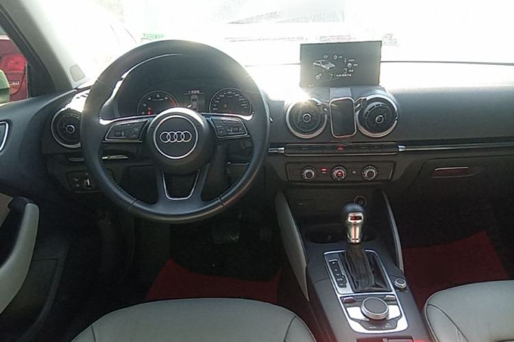 Used Audi A3 2018 30th Anniversary Edition Limousine 35 TFSI Fashion Model Steering Wheel