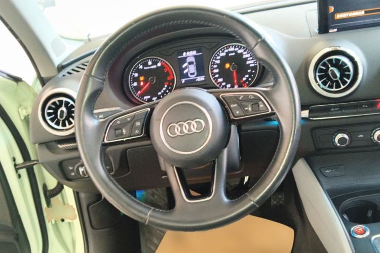 Used Audi A3 2018 30th Anniversary Edition Limousine 35 TFSI Fashion Model Steering Wheel