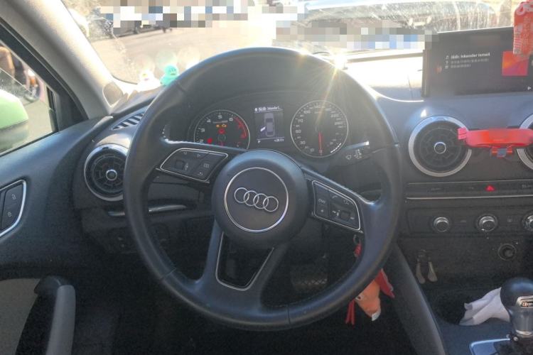 Used Audi A3 2018 30th Anniversary Edition Limousine 35 TFSI Fashion Model Steering Wheel