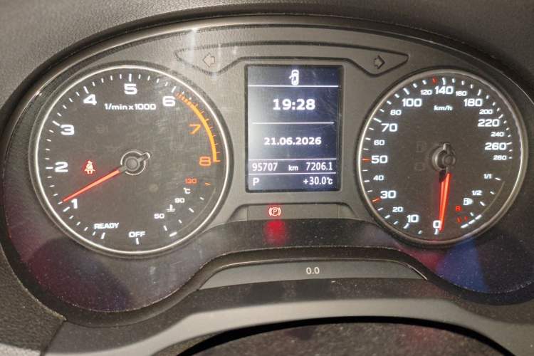 Used Audi A3 2018 30th Anniversary Edition Limousine 35 TFSI Fashion Model Odometer Close Up