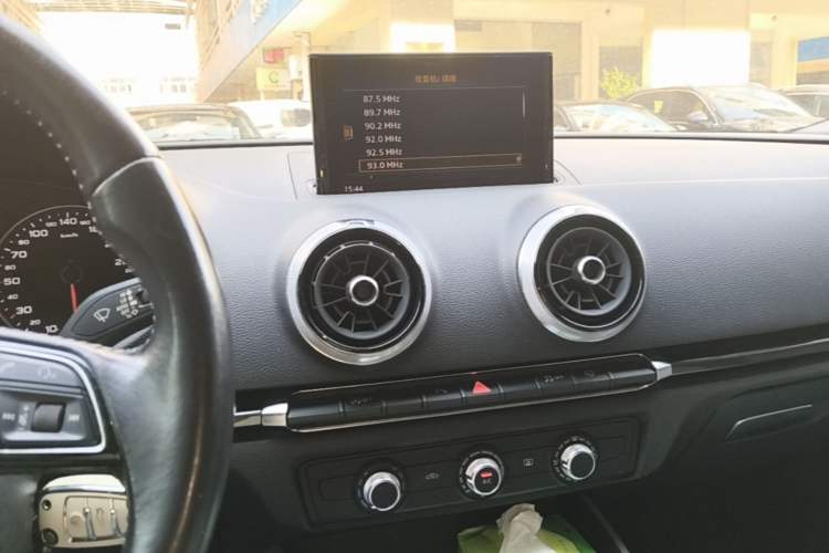 Used Audi A3 2018 30th Anniversary Edition Limousine 35 TFSI Fashion Model Audio And AC Panel