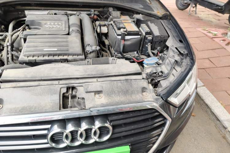 Used Audi A3 2018 30th Anniversary Edition Sportback 35 TFSI Fashion Model Engine Bay Left