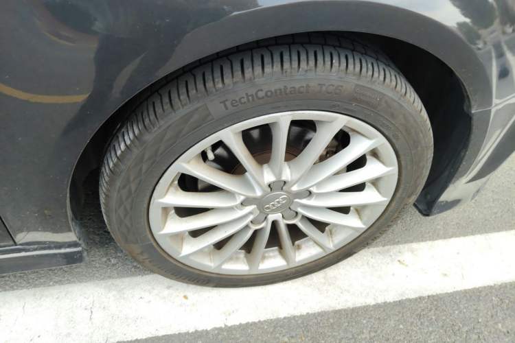 Used Audi A3 2018 30th Anniversary Edition Sportback 35 TFSI Fashion Model Right Front Wheel Hub