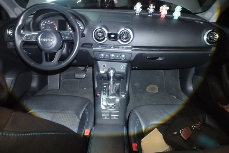 Used Audi A3 2018 30th Anniversary Edition Limousine 35 TFSI Fashion Model Center Console