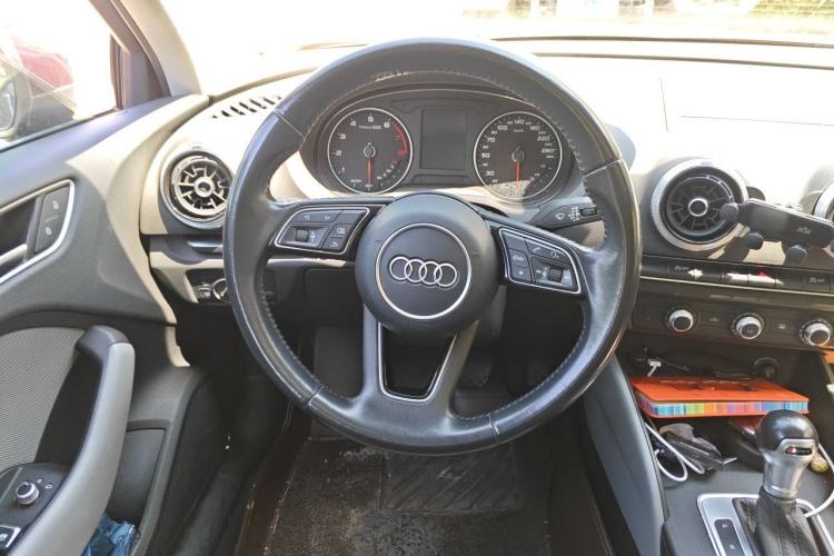 Used Audi A3 2018 30th Anniversary Edition Limousine 35 TFSI Fashion Model Steering Wheel