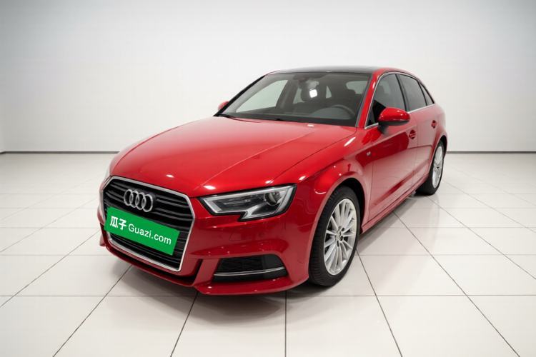 Gebrauchter Audi A3 2018 30th Anniversary Edition Sportback 35 TFSI Fashion Model Guazi used car, China used car export, Used car for sale, Used cars, Cheapest cars for sale