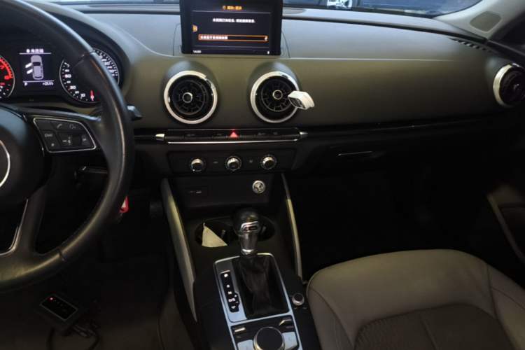 Used Audi A3 2018 30th Anniversary Edition Sportback 35 TFSI Fashion Model Audio And AC Panel